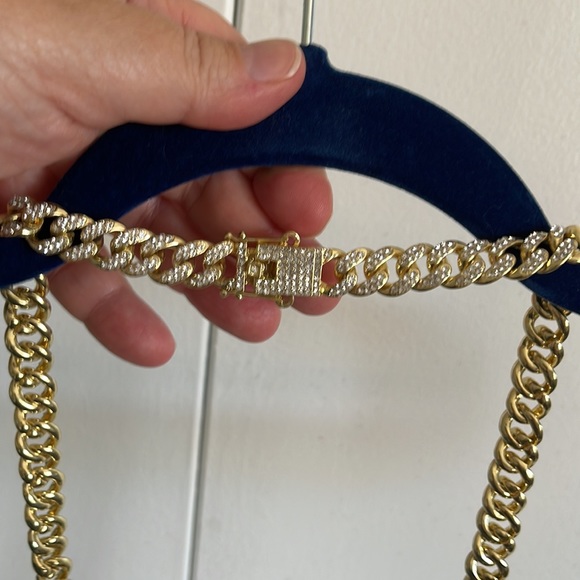 Jewelry - NWOT blingy necklace
